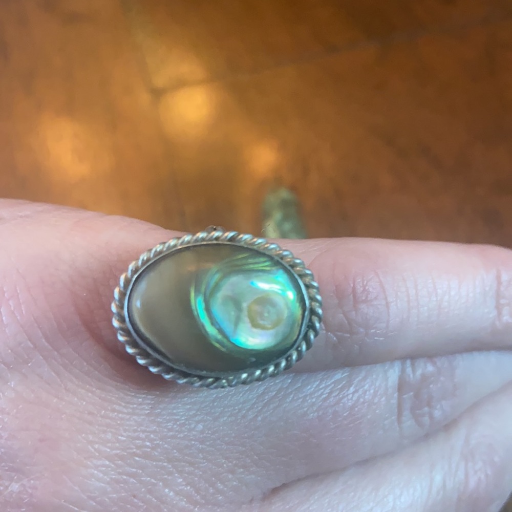 Gorgeous! Vintage Navajo Silver & Abalone Ring - Picture 8 of 9